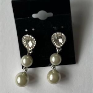Pearl and Rhinestone Silver-Tone, drop, post earrings. EUC